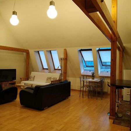 Sunlit Loft Apartment リガ エクステリア 写真